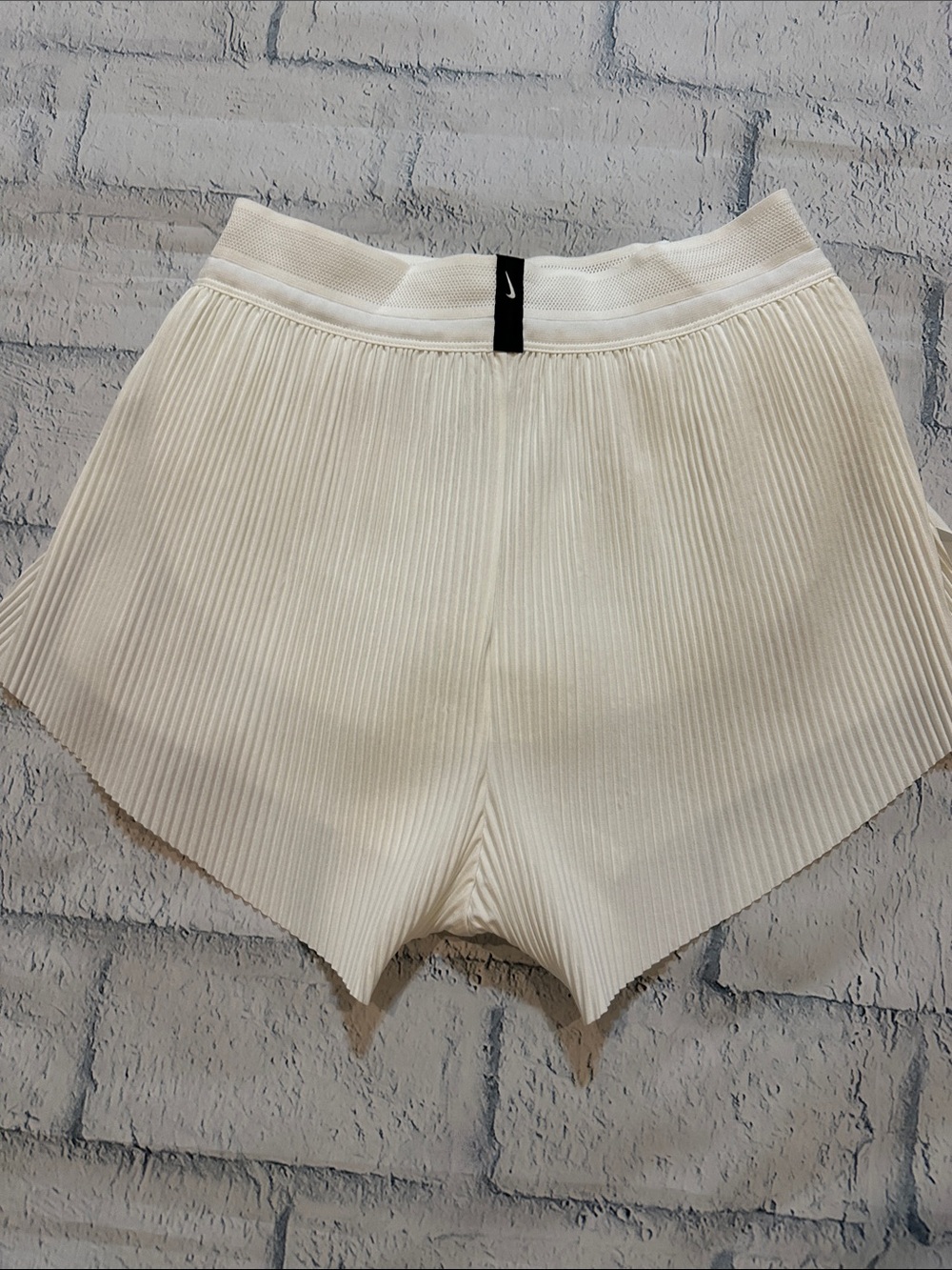 NWT Nike Women’s white pleated back Athletic Running Shorts with Black Swoosh - Picture 8 of 10